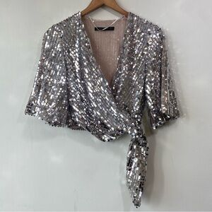 Zara Silver Sequin Wrap Blouse XS Small

✨Sparkle & Shine!✨